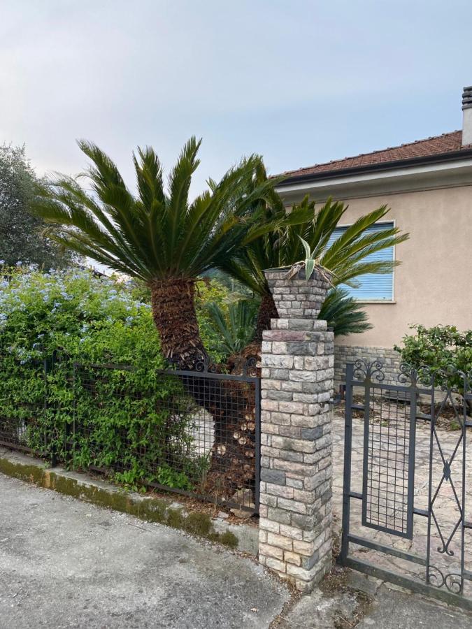 Il Giardino Delle Cycas Apartment Romito Magra Bagian luar foto